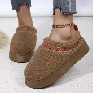 Bottes de Neige Plateforme Femmes Laine d'Agneau Artificielle Bout Rond Chaussures en Coton Chaudes Brodées Semelle Epaisse Hiver Extérieur