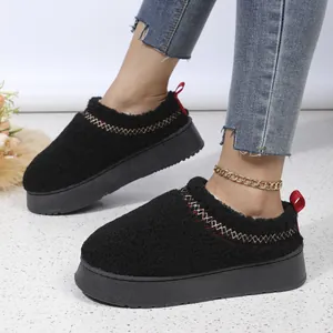 Chaussures de neige noires à plateforme en laine d'agneau pour femmes avec tresse