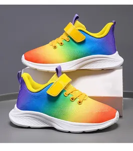 Zapatillas deportivas para niñas con degradado arcoíris y malla flyknit transpirable