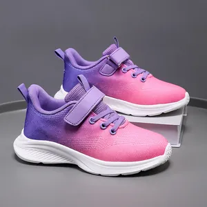 Zapatillas de malla transpirable para niñas con degradado morado y rosa y cierre de velcro