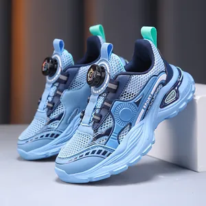 Chaussures de sport respirantes pour enfants avec boucle rotative en bleu ciel design