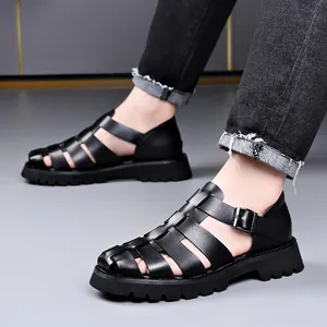 Zwarte Romeinse herensandalen met ademend kooiontwerp en dikke plateauzool voor heren