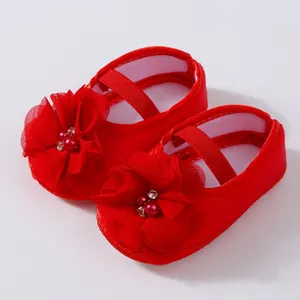 Adorables chaussures de princesse pour bébé fille rouges à semelle souple avec fleur en tissu