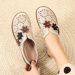 Beige hollow-out floral flat sandals for women with non-slip soft sole summer mules