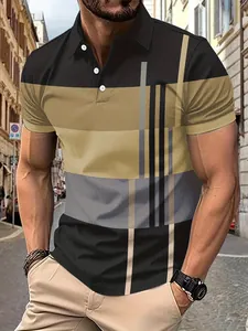 Detail van een casual poloshirt voor heren met getextureerd gestreept kleurblokontwerp.