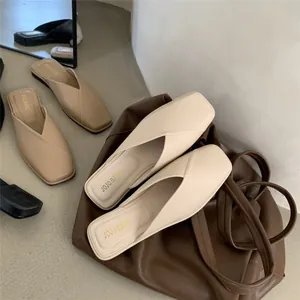 Mules a Punta Chiusa in Pelle Verniciata Stile Coreano da Donna Ciabatte Casual Senza Lacci a Punta Quadrata Scarpe da Giorno