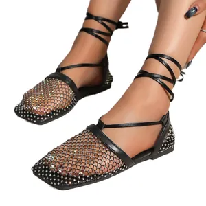 Damen-Sandalen mit eckiger Zehenpartie, Fischnetz und Strasssteinen zum Schnüren