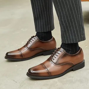 Men's classic brown leather cap-toe oxford shoes for business formal occasions