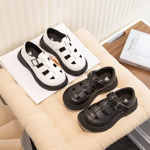 Sandali stile pescatore intrecciati per bambini in bianco e nero alla moda
