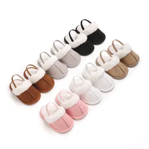 Mehrere Paare gemütlicher Winter-Babyschuhe mit Plüschfutter und elastischen Bändern