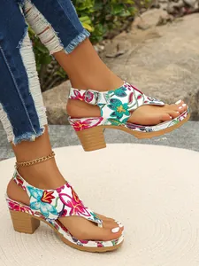 Elegante Damen-Sandalen mit Blumenmuster, Blockabsatz und verstellbarem Schnallenverschluss