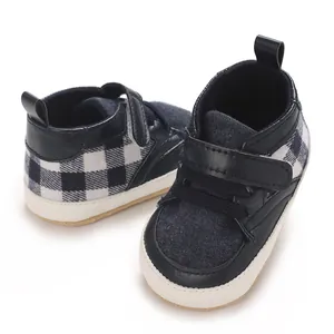 Chaussures de marche antidérapantes pour bébé à carreaux bleu marine et velcro