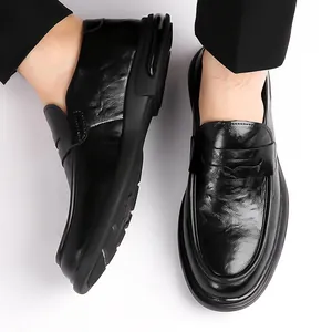 Klassieke zwarte zakelijke leren loafers voor heren met een ademend Brits stijlontwerp