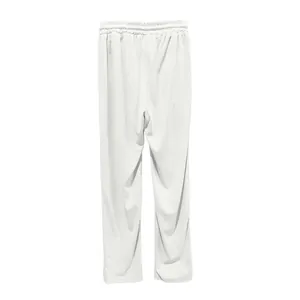 Vue détaillée d'un pantalon homme en velours côtelé blanc coupe ample