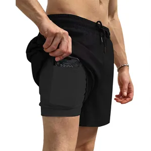Detail van de 2-in-1 heren sportbroek met verborgen telefoonvak in de voering