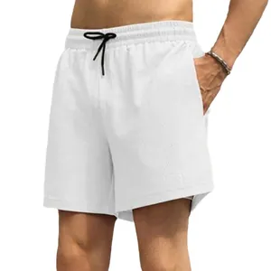 Witte sneldrogende dubbellaagse heren sportshorts met trekkoord voor de zomermaanden