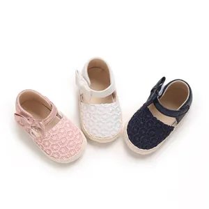 Lovely infant girl princess walking sandals with delicate lace and cute bow decoration