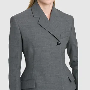 Blazer professionale da donna in lana grigia con chiusura a bottone in avorio vegetale