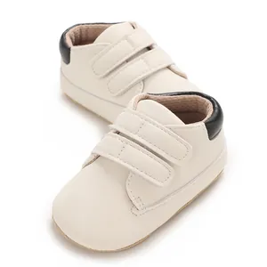 Baskets pour bébé blanc cassé avec double scratch et talon noir