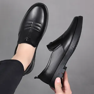 Classic men's business casual leather loafers with soft sole and breathable design