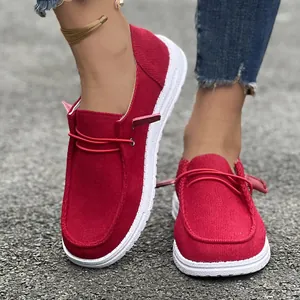 Mocassini casual rosso vivace per donna con lacci e una comoda suola piatta bianca
