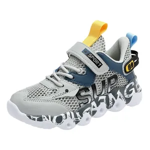 Breathable mesh boys sports shoes with lightweight anti-slip sole for summer