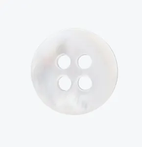 Makro-Detail eines hochwertigen runden Knopfes aus natürlichem Perlmuttschalenmaterial