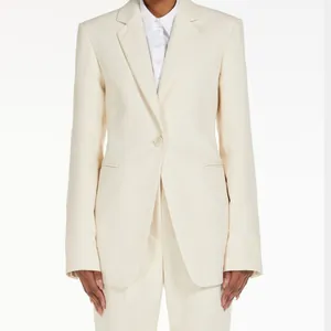 Eleganter cremefarbener Blazer mit hochwertigem Knopf aus Naturmuschel für moderne Frauen