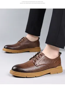 Detailweergave van bruine geperforeerde leren schoenen met ademend ontwerp