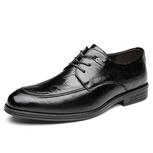 Scarpe classiche in pelle nera formale da uomo con design stringato per lo sposo