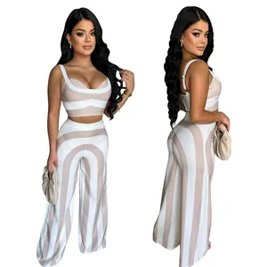 Conjunto de verano de dos piezas con top corto a rayas y pantalón ancho, vista dual