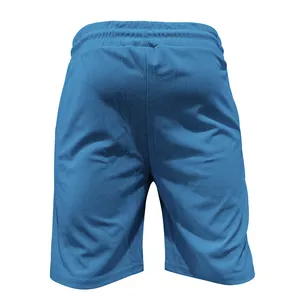 Vista posteriore dei pantaloncini sportivi blu traspiranti da uomo con elastico