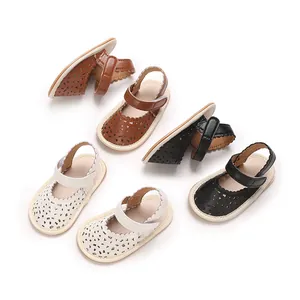 Sandales ajourées de style princesse pour bébé, disponibles en marron, noir et blanc