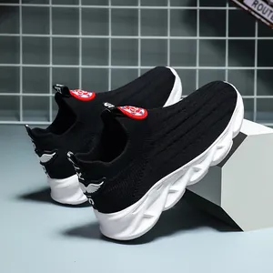 Sneaker a calzino traspiranti in fly-knit per bambini con suola a onde