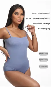 Mannequin portant un body sculptant bleu grande taille pour le contrôle du ventre
