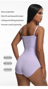 Vue arrière d'un body gainant violet avec bretelles réglables pour le modelage féminin.