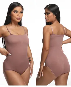 Vue détaillée du body amincissant sans couture mauve avec bretelles réglables