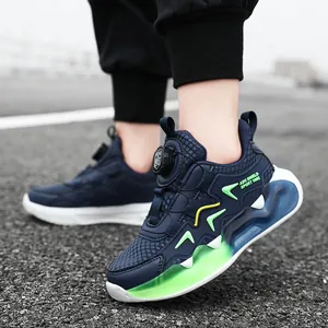 Blaue Jungen-Sportschuhe mit praktischem Drehverschluss und weicher, abriebfester Sohle