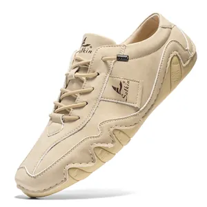 Chaussure décontractée beige pour homme avec semelle antidérapante texturée