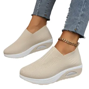 Γυναικεία καλοκαιρινά μπεζ πλεκτά sneakers χωρίς κορδόνια με άνετη και χοντρή σόλα