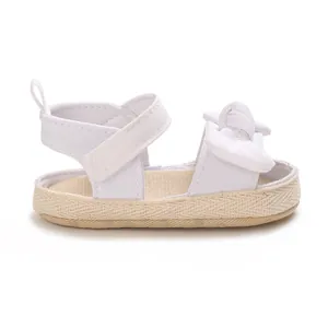 Elegantes sandalias de verano de lona blanca para bebé niña con lazo y cierre de velcro