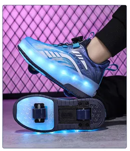 Vue détaillée des chaussures à roulettes LED avec doubles roues et semelle lumineuse