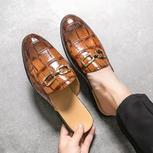 Men Mules Crocodile Pattern Loafers Metal Buckle Summer Slip-on Microfiber Leather Rubber Sole Casual Fashion Half Slippers