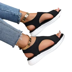 Sandali con zeppa neri traspiranti in maglia da donna con suola spessa bianca di moda