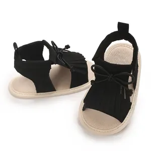 Schwarze Baby Mädchen Sandalen mit Fransen und Schleife, weiche Sohle Lauflernschuhe