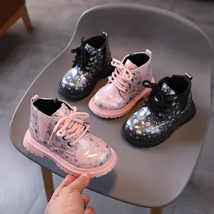Bottines Martin pour enfants avec motifs de cœurs brillants et semelles antidérapantes