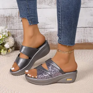 Elegante grijze sandalen met sleehak, glitterbandjes en plateauzool voor dames