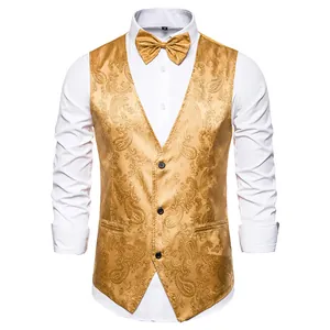 Detailopname van het gouden paisley jacquardpatroon op een formeel herenvest