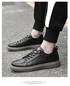 Detailed on-foot view of men's black leather casual board shoes with a vintage style