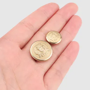 Botones de escudo de latón dorado de estilo japonés de alta calidad para ropa de lujo
